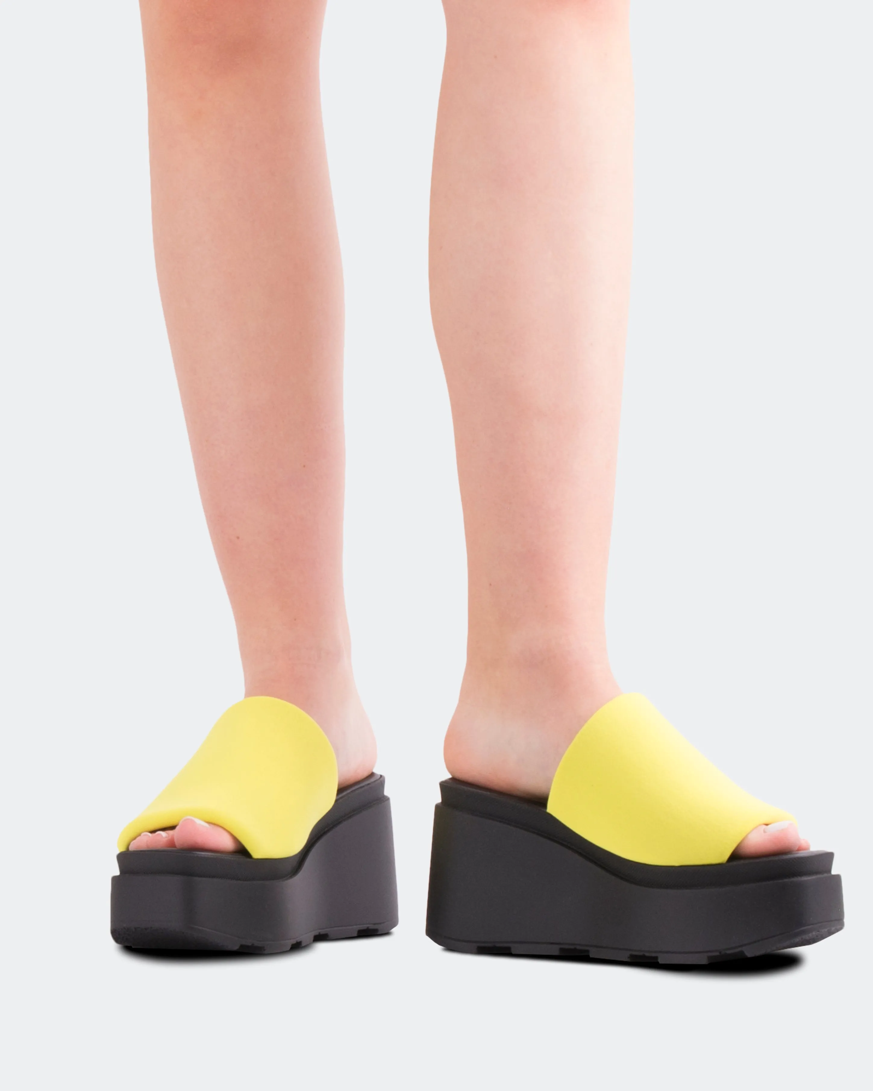 Jenner Yellow Lycra