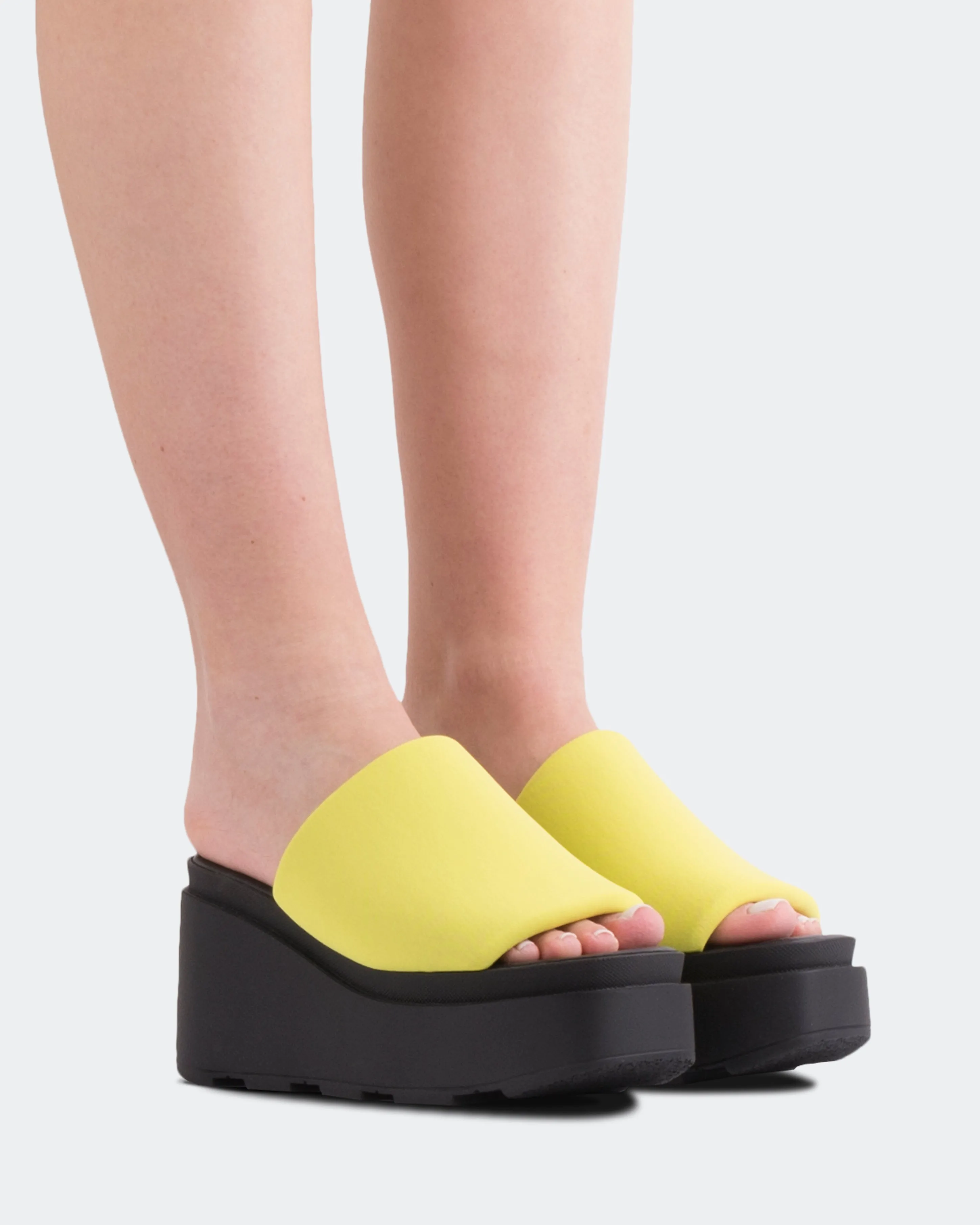 Jenner Yellow Lycra