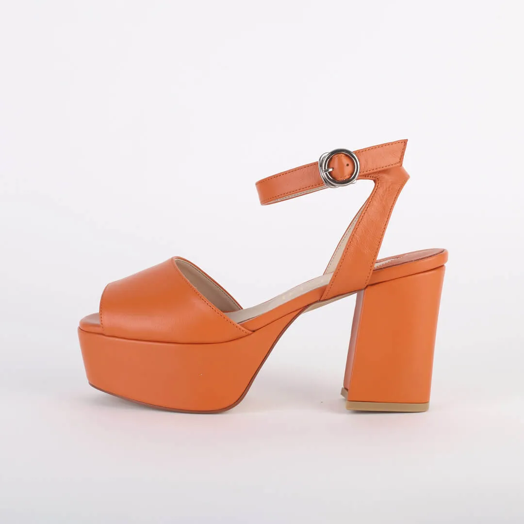 LOFTY - orange platform sandal