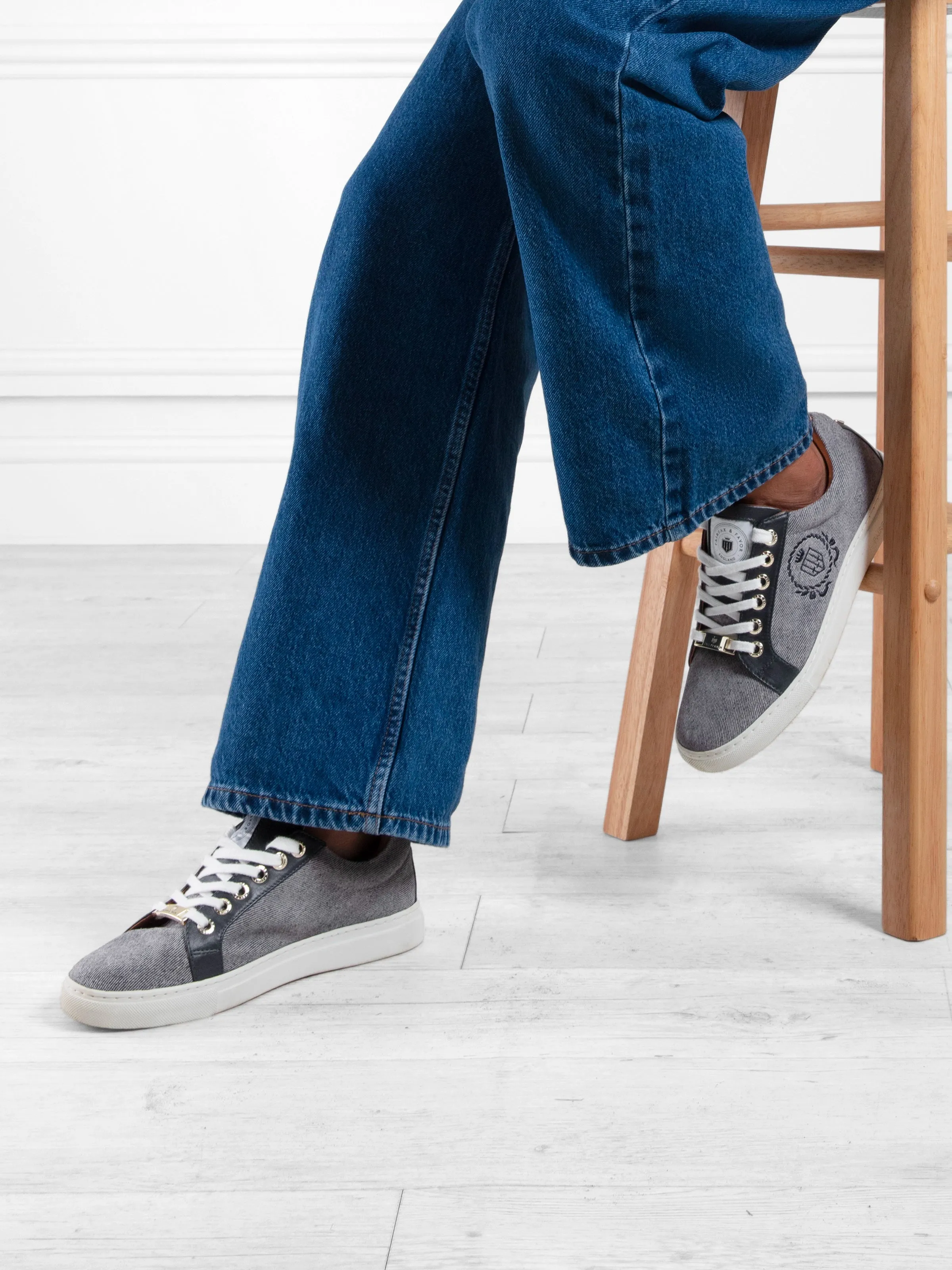 Richmond - Denim Suede