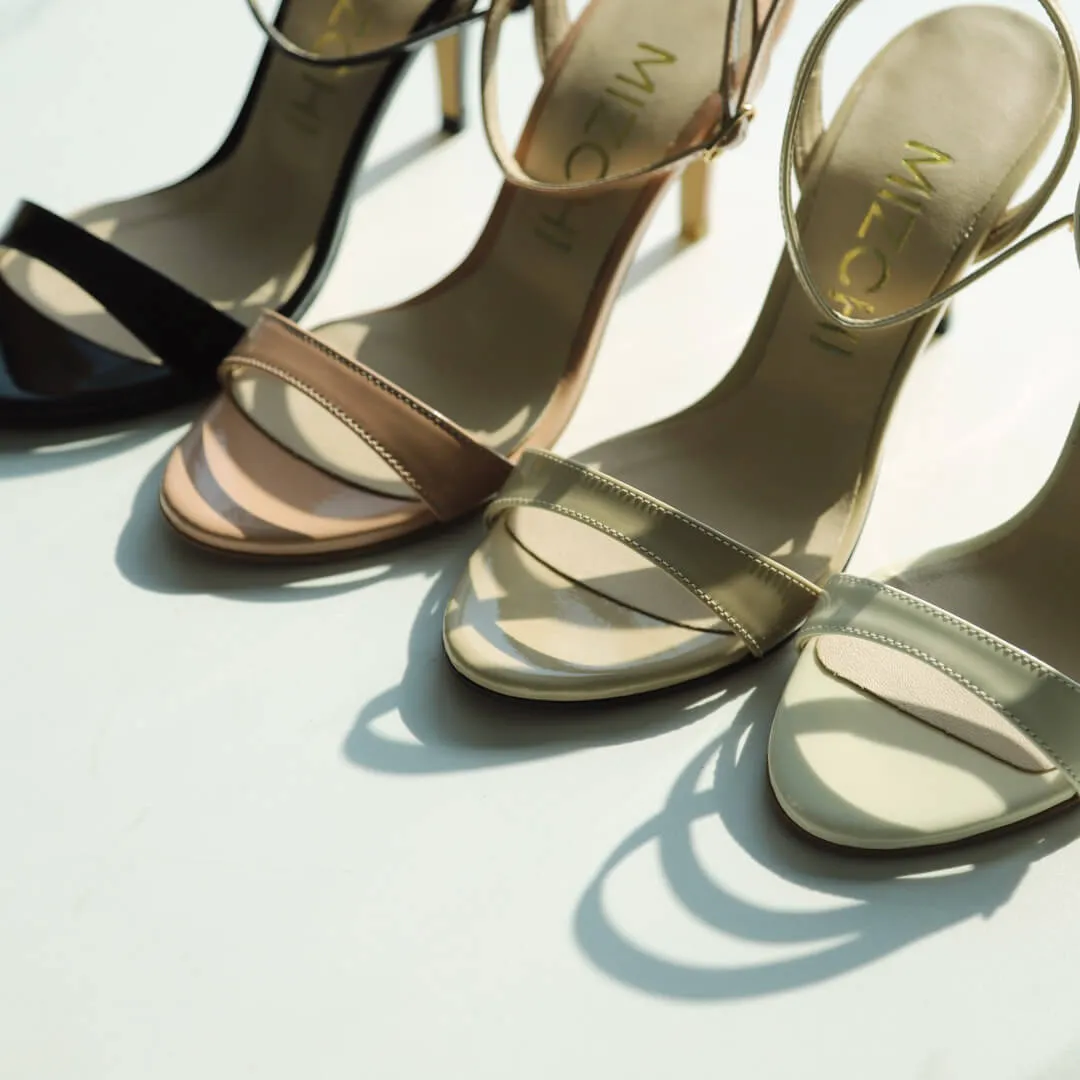 *UK 2.5 - MEGAN - beige patent, 8cm heel