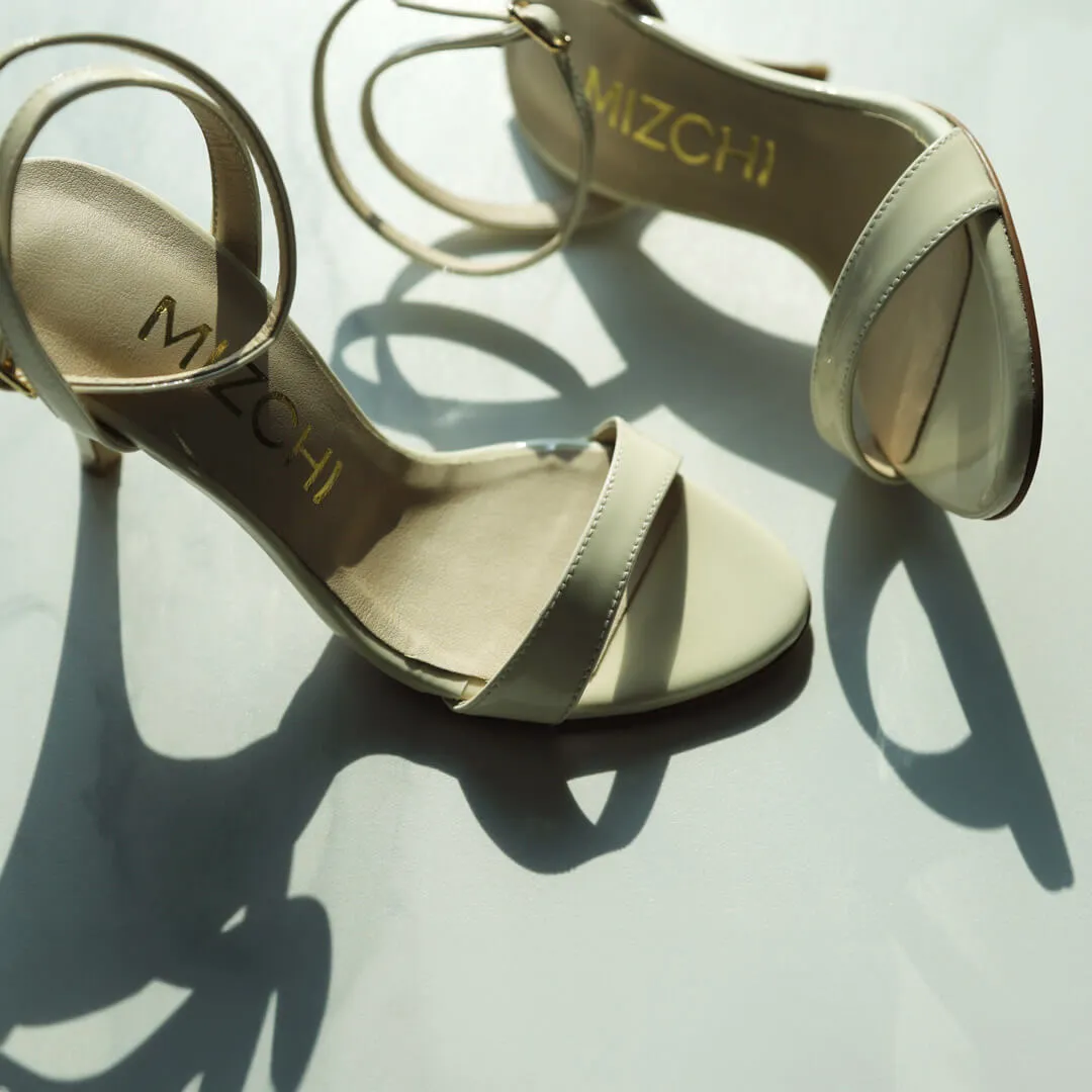 *UK 2.5 - MEGAN - beige patent, 8cm heel